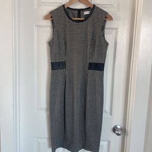 Calvin Klein Houndstooth Print Dress Black Faux Leather Trim Women’s Size 8 EUC